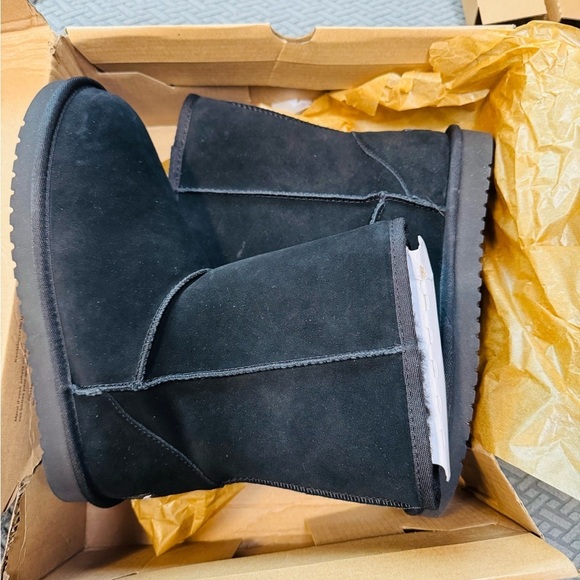 Koolaburra by UGG Classic Short Women's Winter Boots - Picture 9 of 15